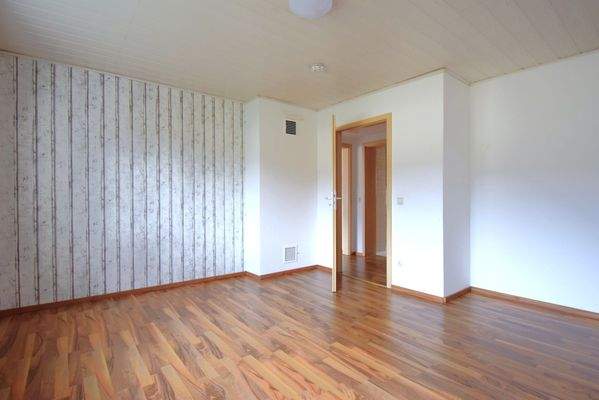 Schlafzimmer mit Blick in den Flur