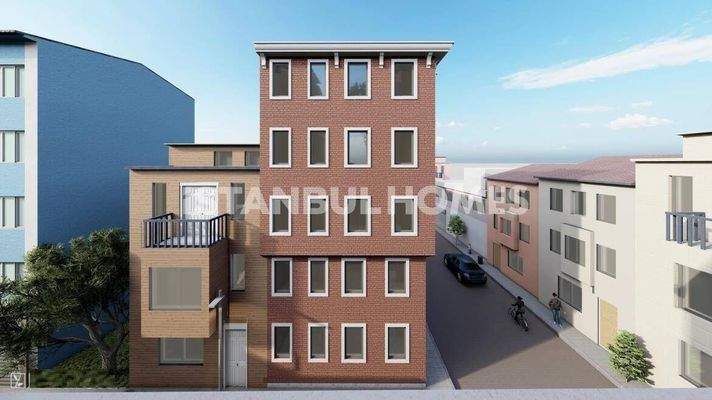 Furnished Ready to Move Building Near the Sea in Fatih Balat