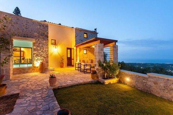 Kreta, Maroulas: Einzigartiges Steinhaus mit atemberaubendem Meerblick zu verkaufen