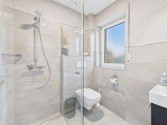 Gäste WC mit Dusche