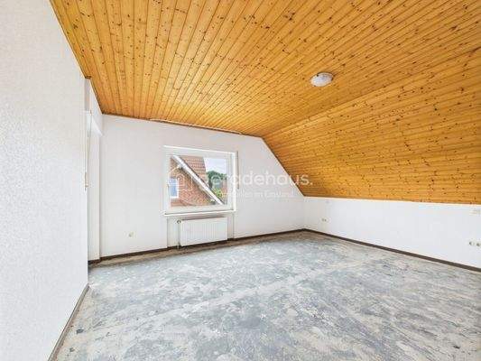 CAM03818G0-PR0041-STILL025