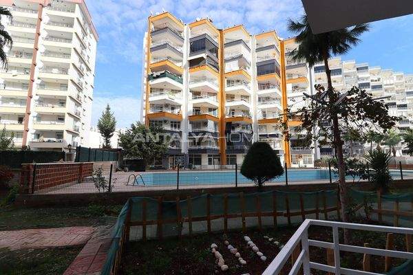 Garden Floor Flat for Sale in Beyazgül Complex, Mersin Tece