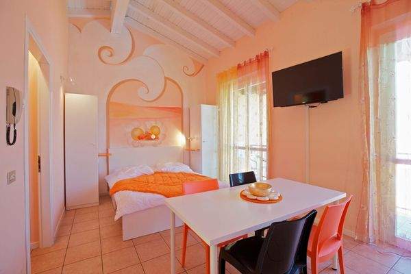 App. Fantasia mit 2 Balkonen und Traumseesicht.