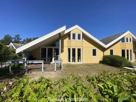 Ansicht Terrasse und Garten Südseite