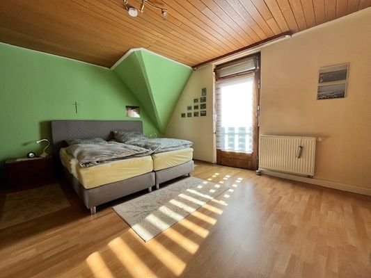 Schlafzimmer DG