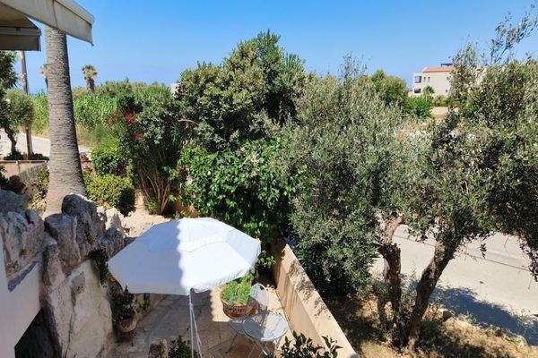 Kreta, Pirgos Psilonerou: Schönes Haus in toller Anlage in Strandlage zu verkaufen