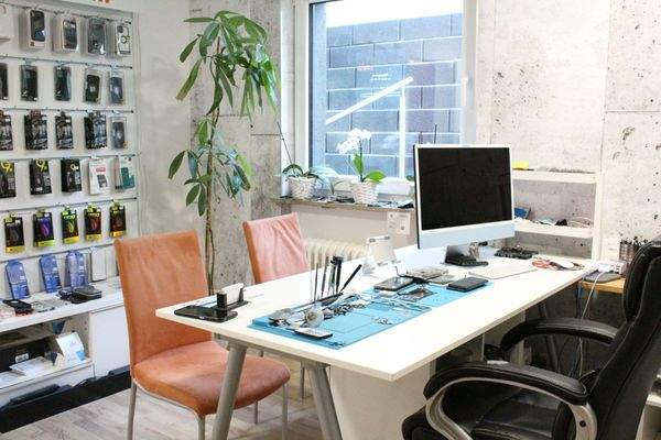 Büro-Gewerbeeinheit-UG