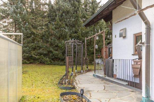 Großzügiges Wohnhaus mit Garten, Wintergarten & PV – ruhig gelegenes Raumwunder