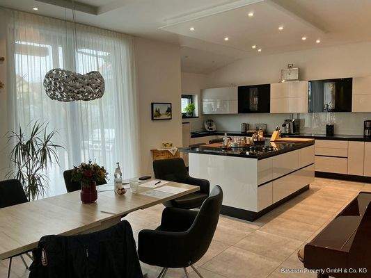 Küche und Essbereich