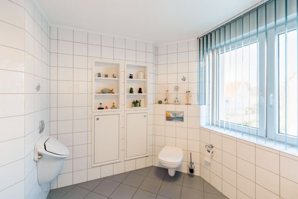 Badezimmer DG-links.jpg