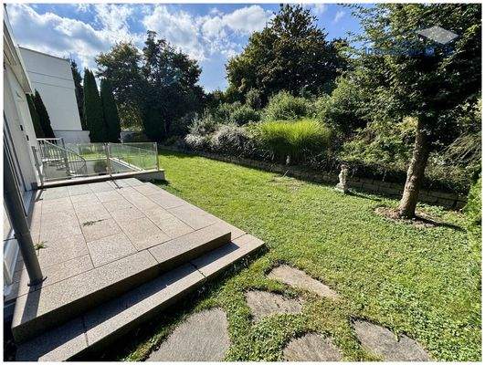 Zwei Terrassen vorhanden sowie Wintergarten