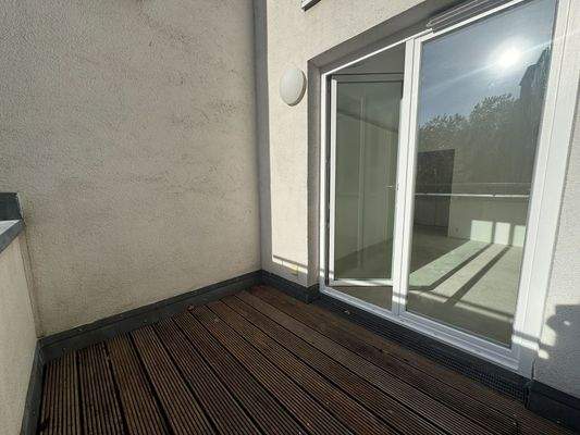 Dachterrasse mit Tür Zi. 2