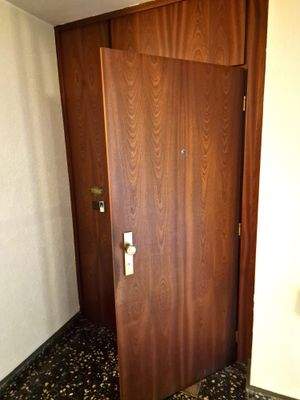 5 Wohnungseingang.jpg