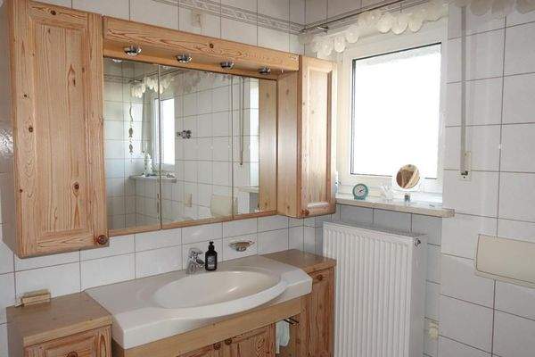 Bad Waschtisch OG.JPG