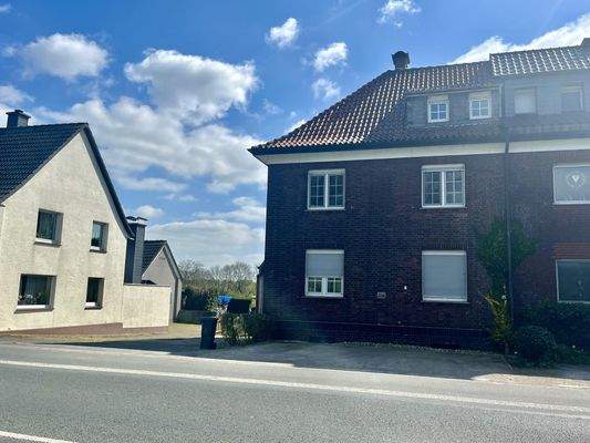 Parkplätze vor dem Haus