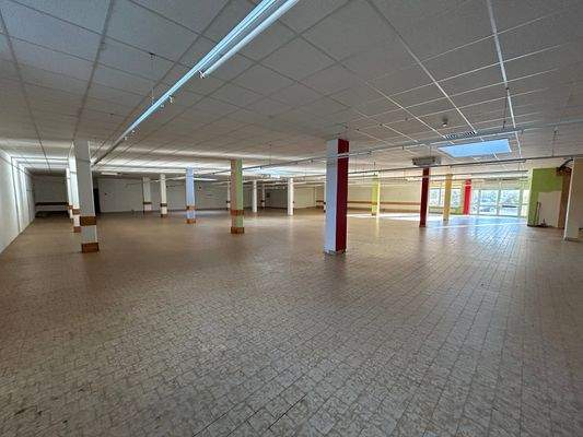 Verkaufshalle .jpg
