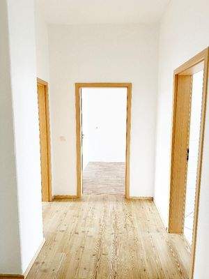 Flurbereich mit Blick in die Wohnung