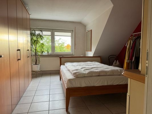 Schlafzimmer 1