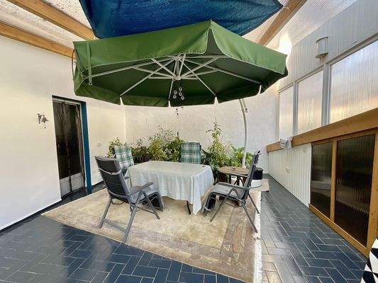 überdachte Terrasse