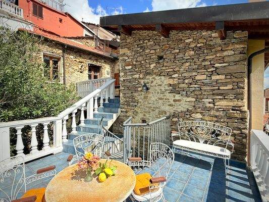 AL990_11 TERRA ITALIA IMMOBILIEN_REAL ESTATE_TESTI