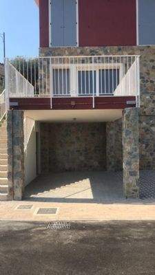 Eigener Parkplatz unter der Terrasse