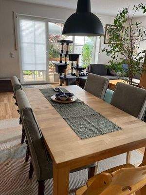 Gemütlicher Essbereich 