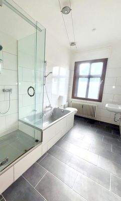 Badezimmer Ansicht 2