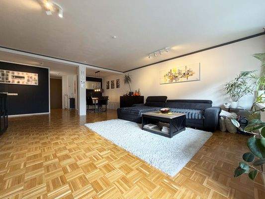 Durch die offene Gestaltung entsteht ein großer Wohnraum für Entspannung und gemeinsames Essen