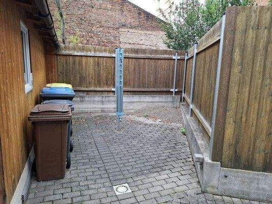 Wäscheplatz/Mülltonnenbereich