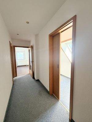 Flur mit  Kinderzimmer und Schrankraum