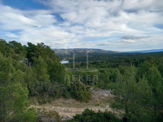 Idyllisches Grundstück mit Meerblick auf Brac