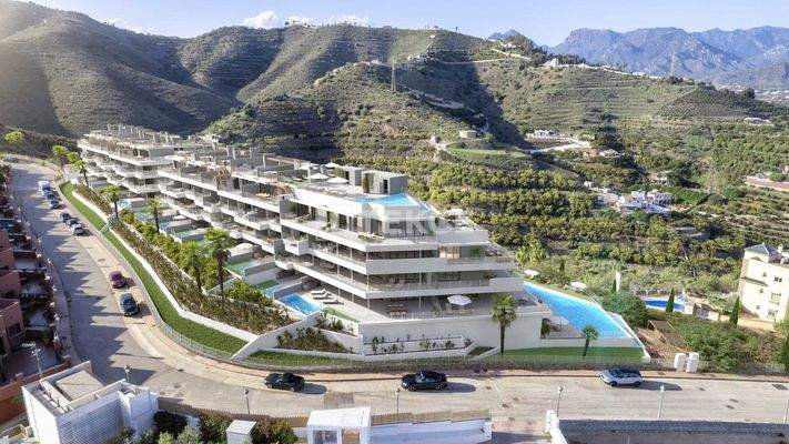 Flats with Large Terraces and Sea Views in Torrox Costa