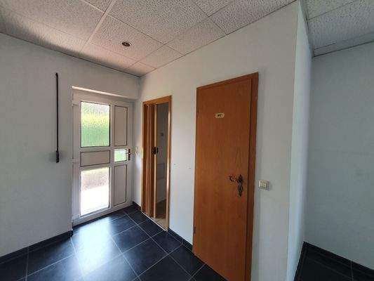 Arbeitszimmer mit Küchennische und WC