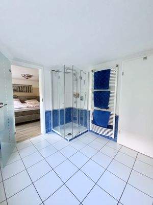 mit Zugang zum vierten Raum