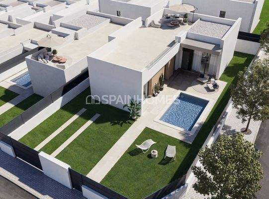 Conveniently Located Detached Villas in San Miguel de Salinas