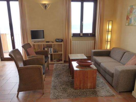 3-Zimmer-Eckwohnung mit riesengroßem Außenbereich