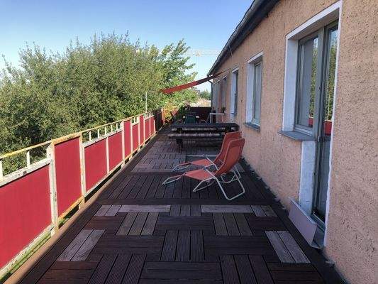 60 m² große Terrasse Richtung Westen