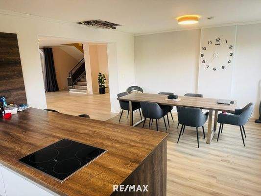 imposante Wohnküche mit Speisebereich