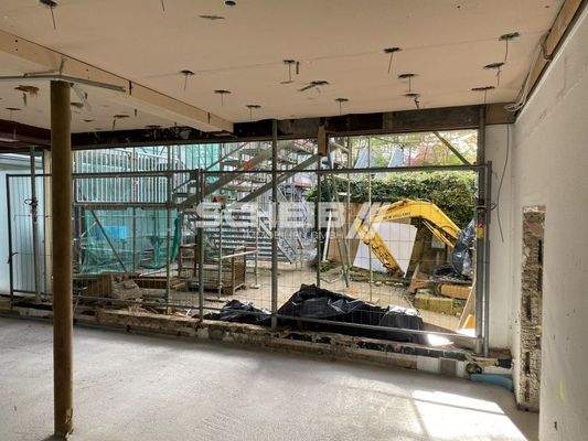 Blick vom Erdgeschoss zum Innenhof