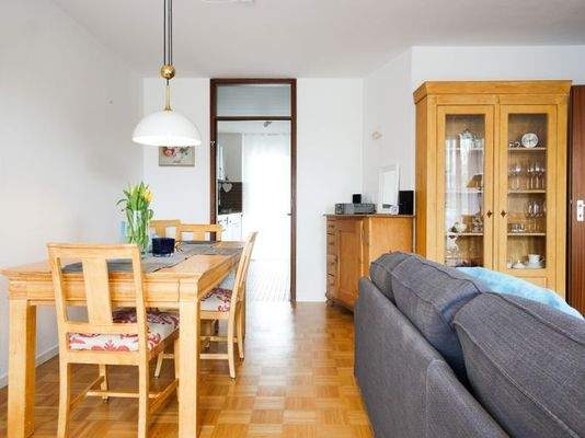 122 1 Wohnzimmer Tisch (1 von 1)