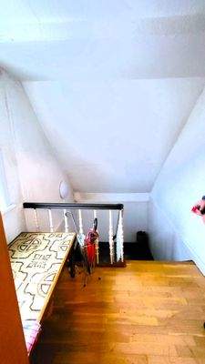 11F Blick in den Hausflur im DG.jpg