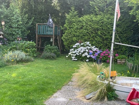 Blick in den Garten vom Esszimmer