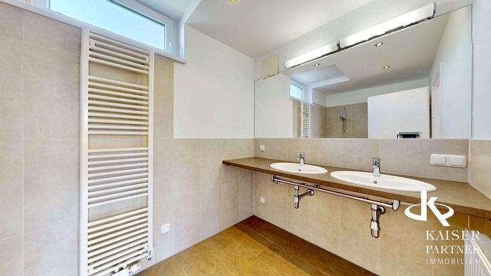 Bad bei Master Bedroom