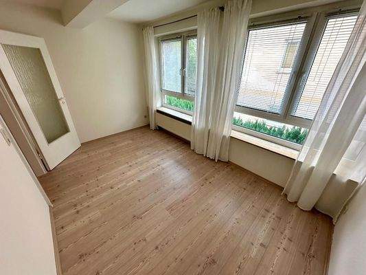 Kinder- Arbeits- oder Ankleidezimmer obere Etage