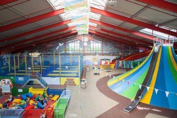 Spielscheune direkt nebenan