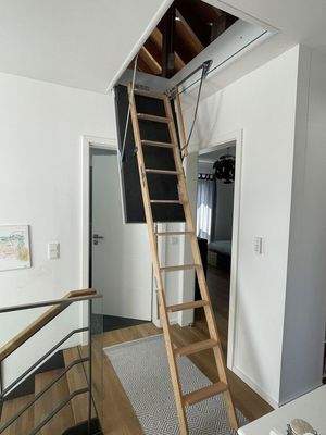 OG - Treppenaufgang Dachboden