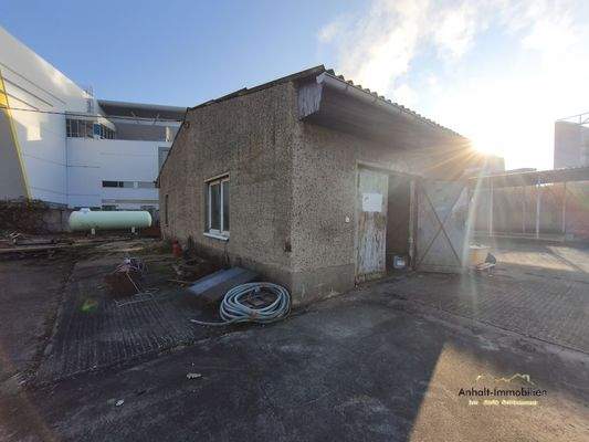 Grundstücksfläche 4 mit Lager und Carpot
