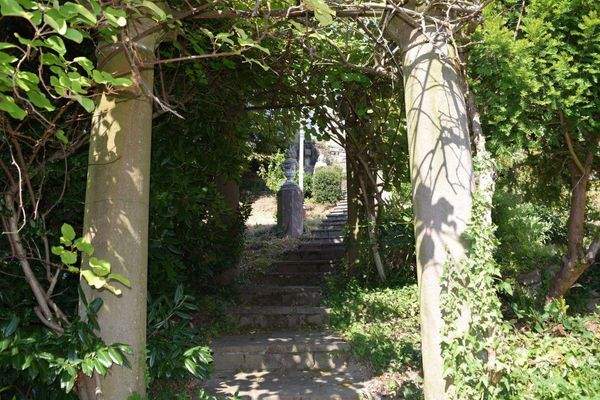 Säulenanlage an Treppe