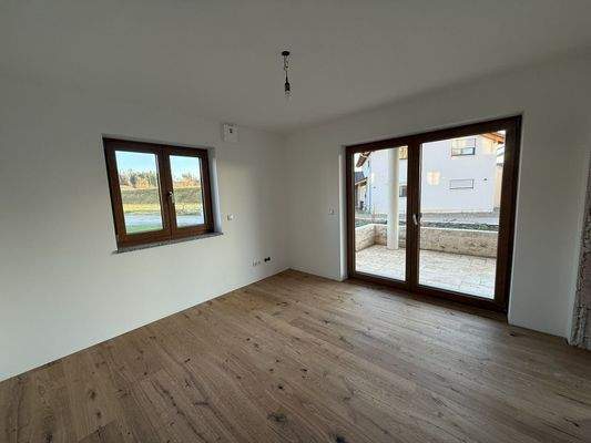 (Kinder/Mehrzweckzimmer Nachbarwohnung)