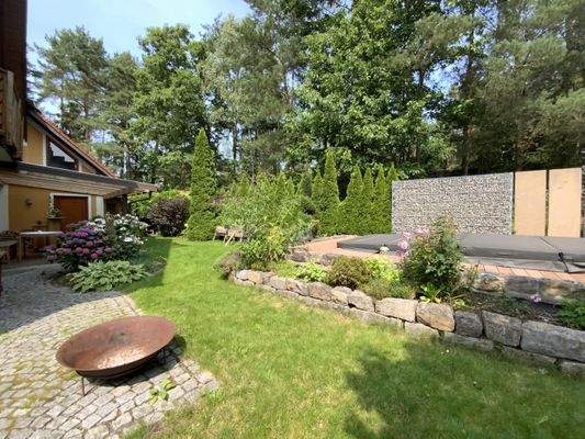 Garten mit Swimspa
